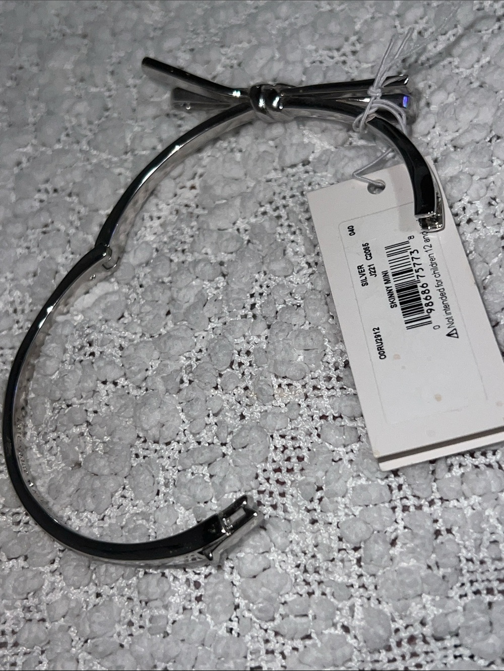 Kate Spade Silver “Skinny Mini” Bow Bangle - NWT - Picture 3 of 4